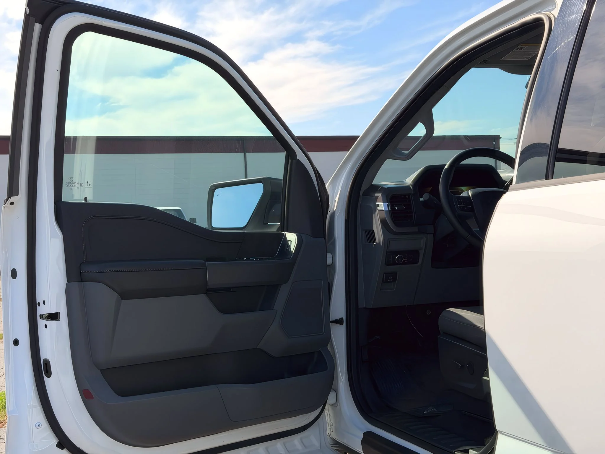 2024 Ford F-150 XLT - Photo 13