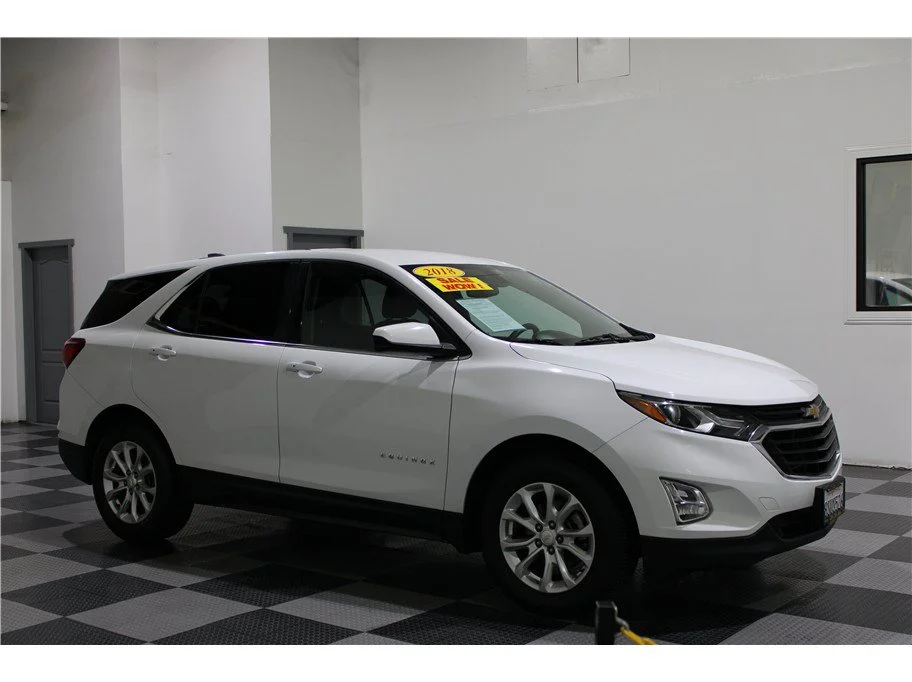 Used 2018 Summit White Chevrolet LT image 1