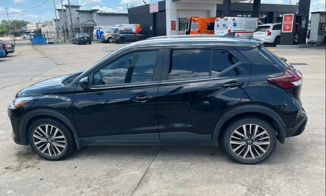 Used 2021 Black Nissan SV image 2