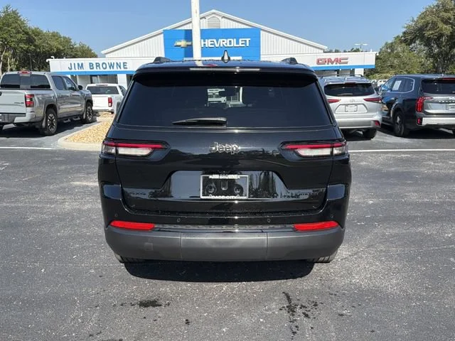 Used 2024 Black Jeep Limited 4x4 image 4