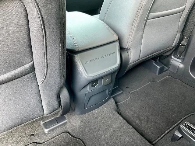 New 2026 Star White Metallic Tri-Coat Ford Active image 54