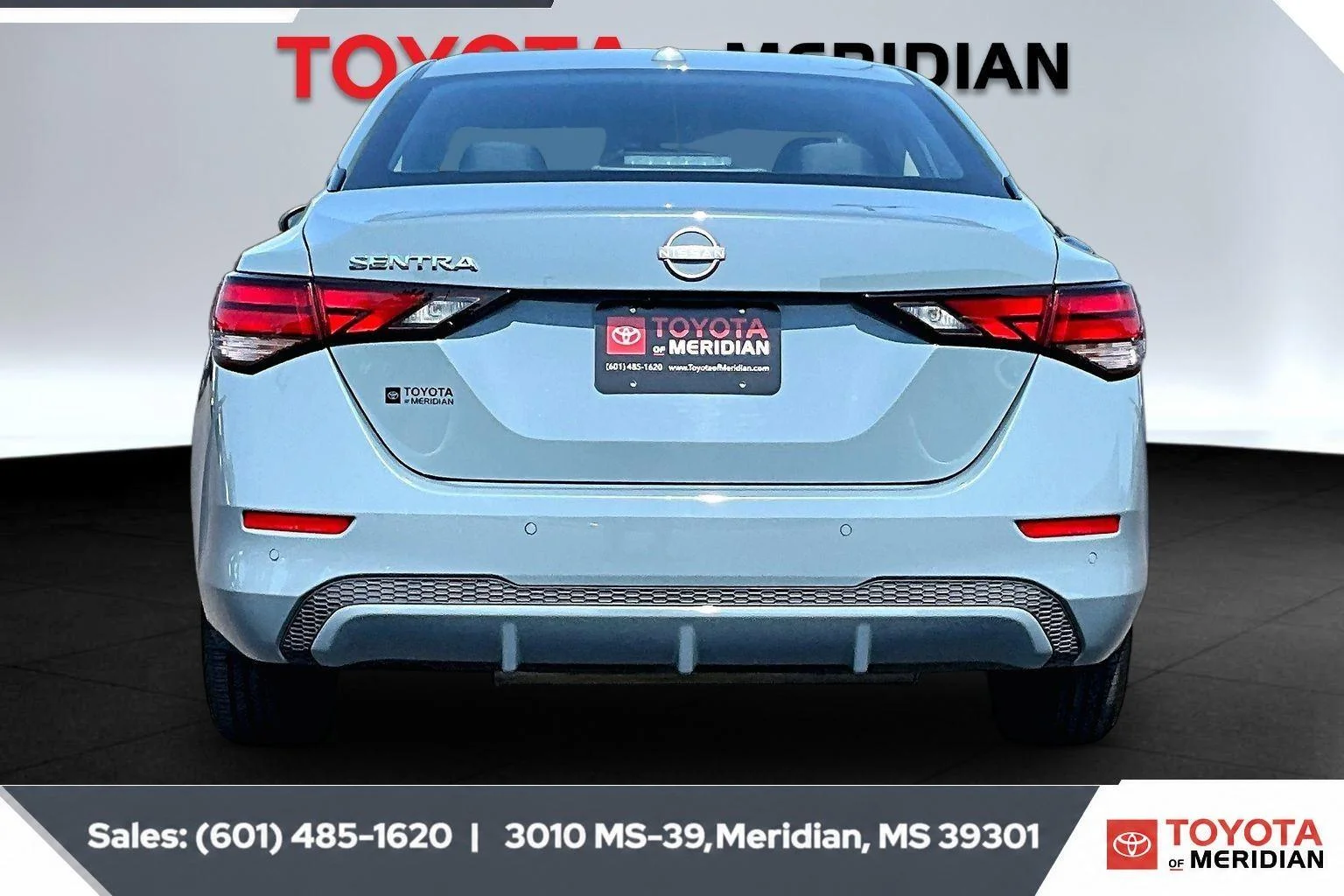 Used 2025 Atlantic Gray Metallic Nissan SV image 4