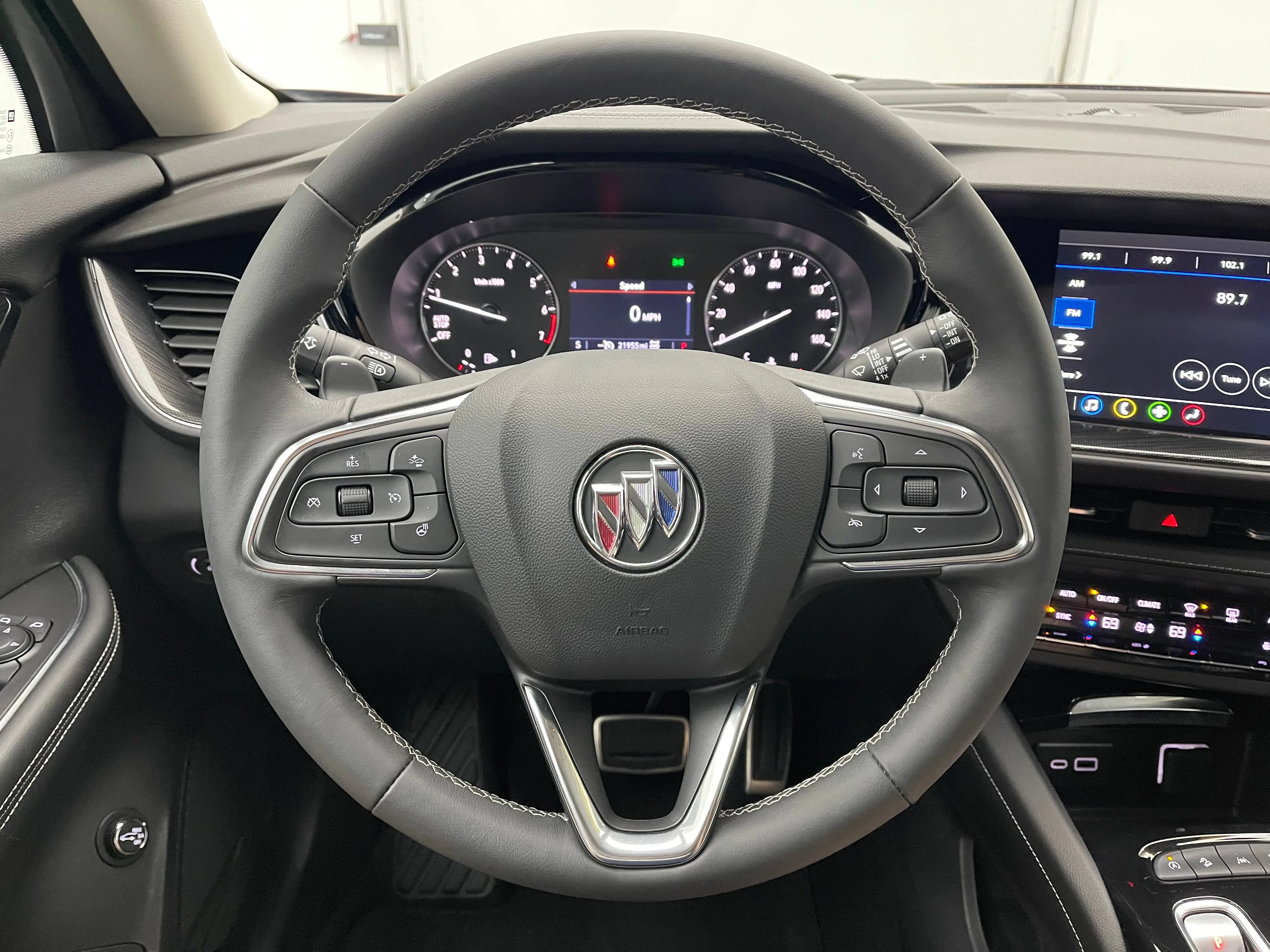 Used 2023 CINNABAR METALLIC Buick Preferred image 19