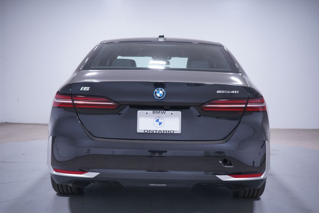 New 2027 Black Sapphire Metallic BMW eDrive40 image 5