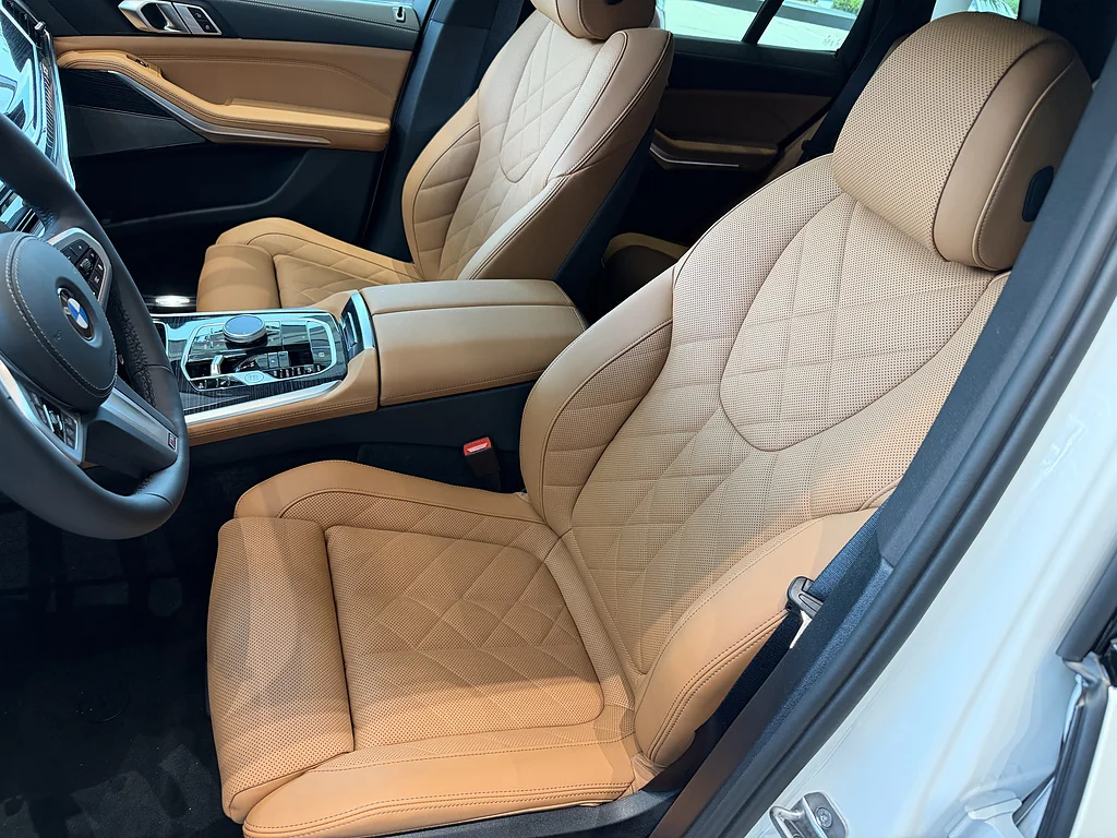 New 2026 Alpine White BMW xDrive40i image 12