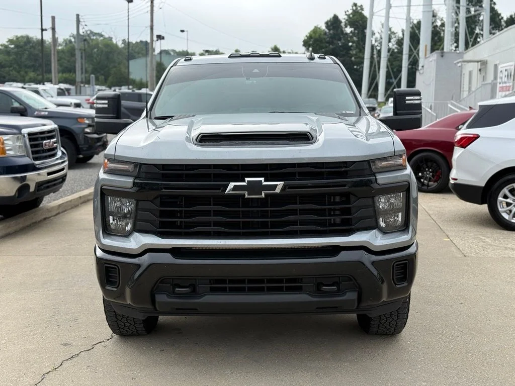 Used 2025 Gray Chevrolet Custom image 3