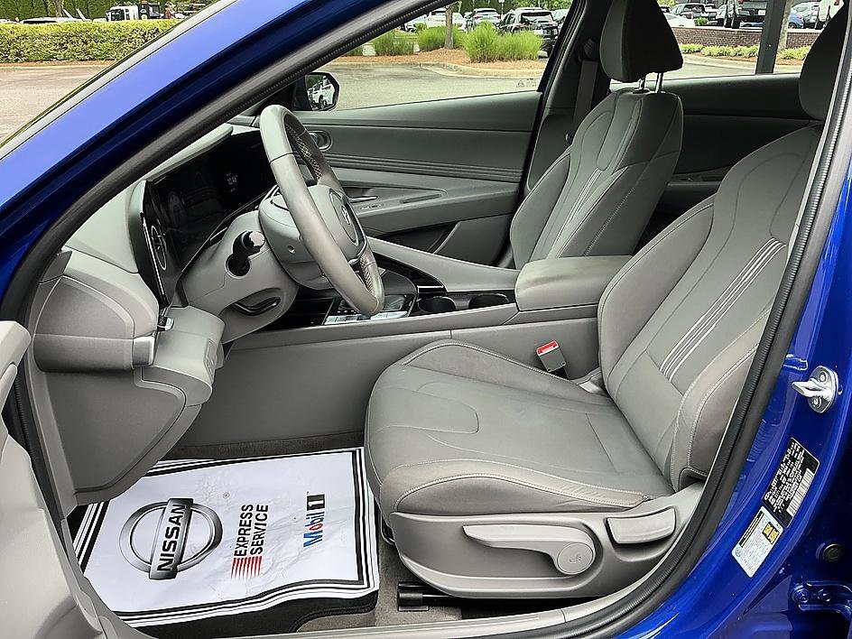 Used 2024 Intense Blue Hyundai SEL image 12