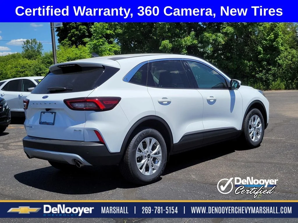 Used 2023 White Ford Active image 3