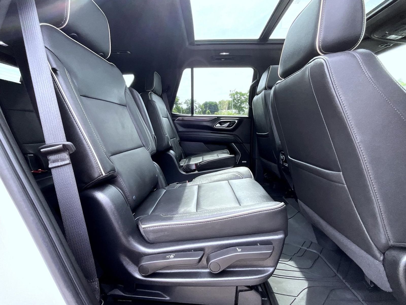Used 2023 White Chevrolet Premier image 20