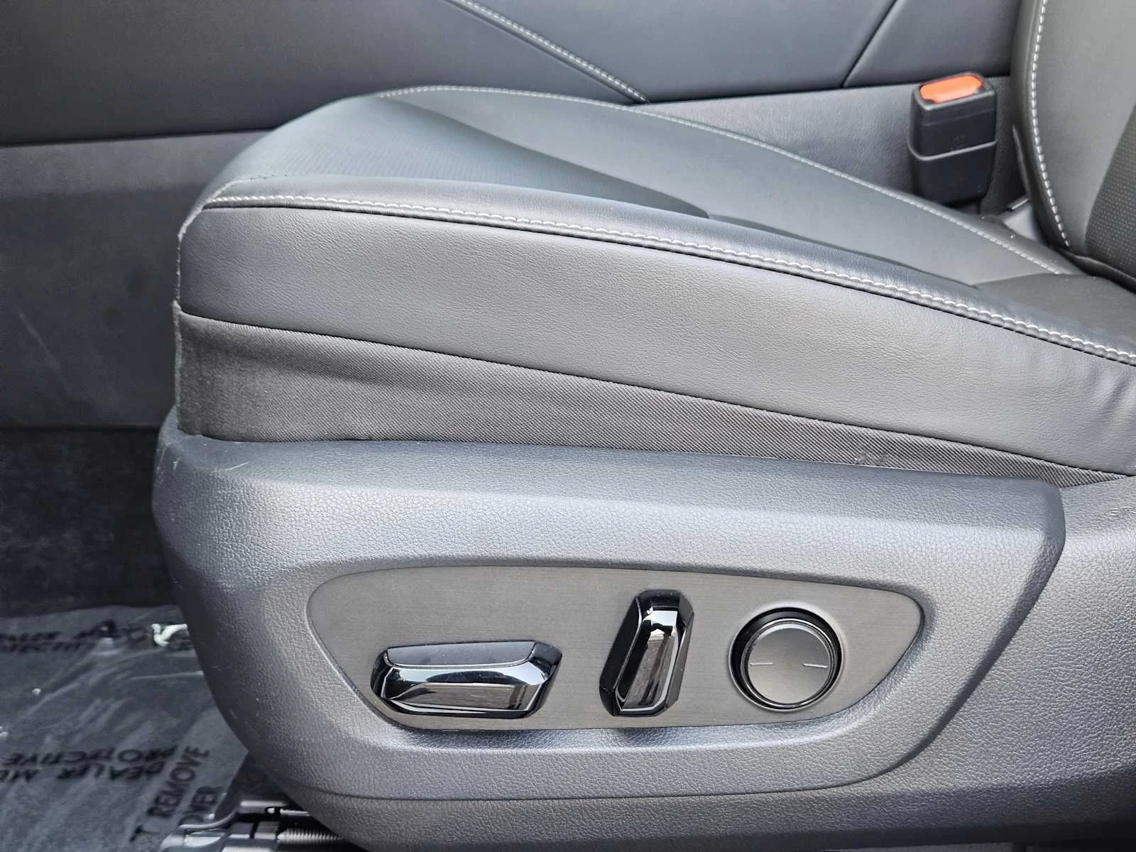 Certified Used 2025 EMINENT WHITE PEARL Lexus  image 20