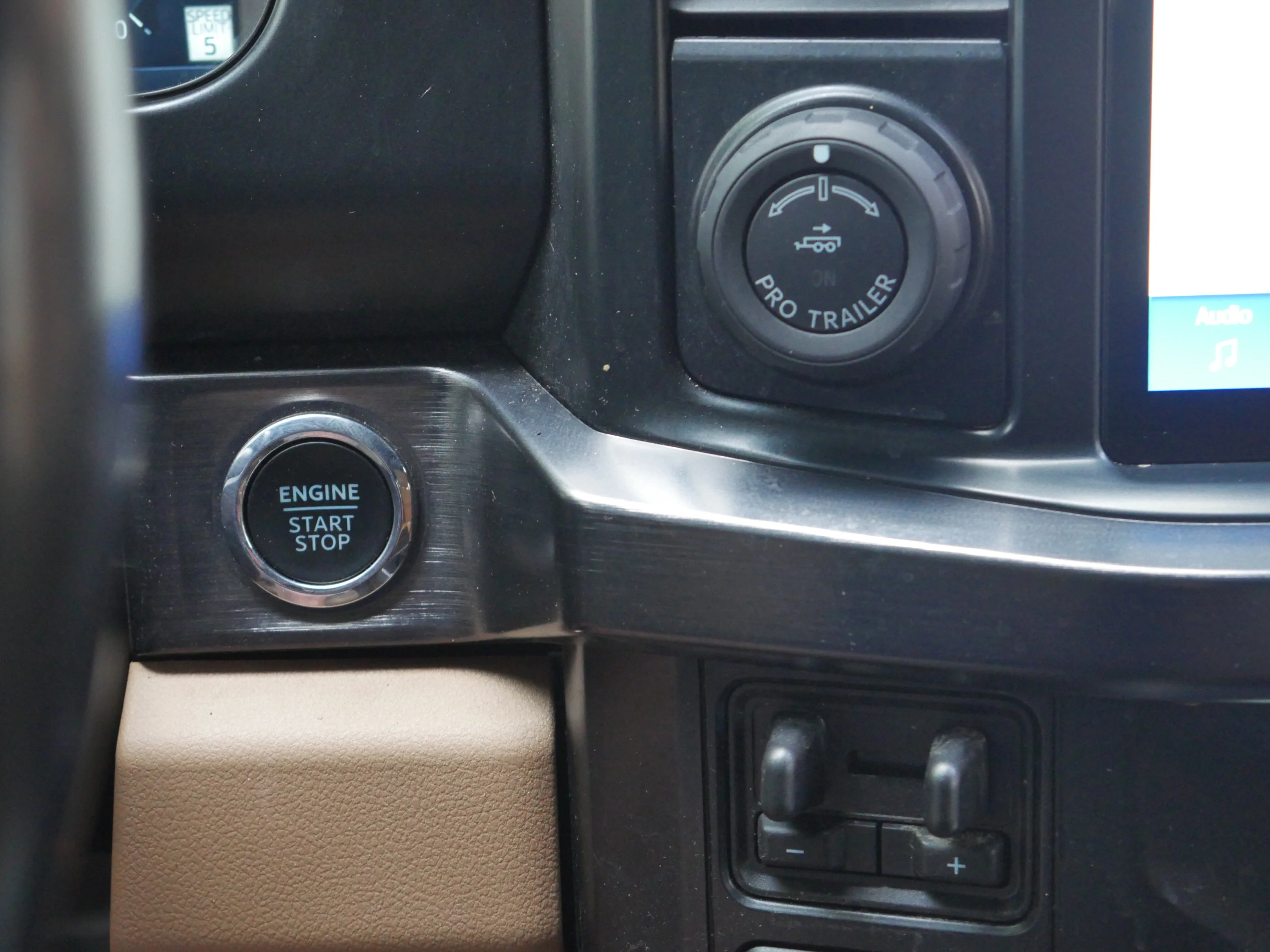 Certified Used 2023 Black Metallic Ford LARIAT image 10