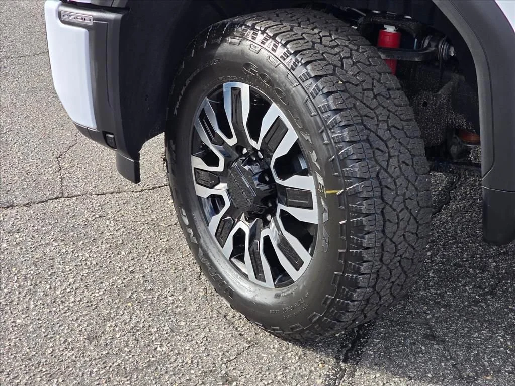 New 2026 Glacier White Tricoat GMC Denali Ultimate image 22