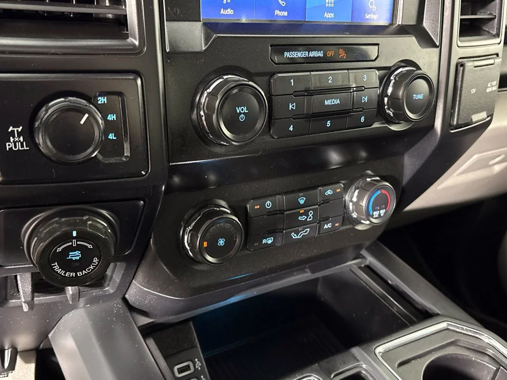 Used 2020 Blue Ford XL image 39