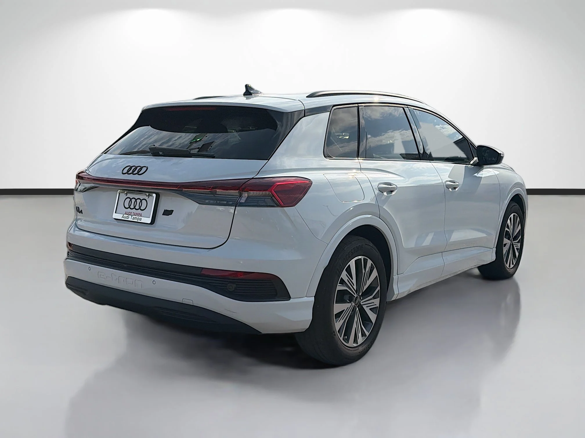 Used 2025 Glacier White Audi Premium image 3
