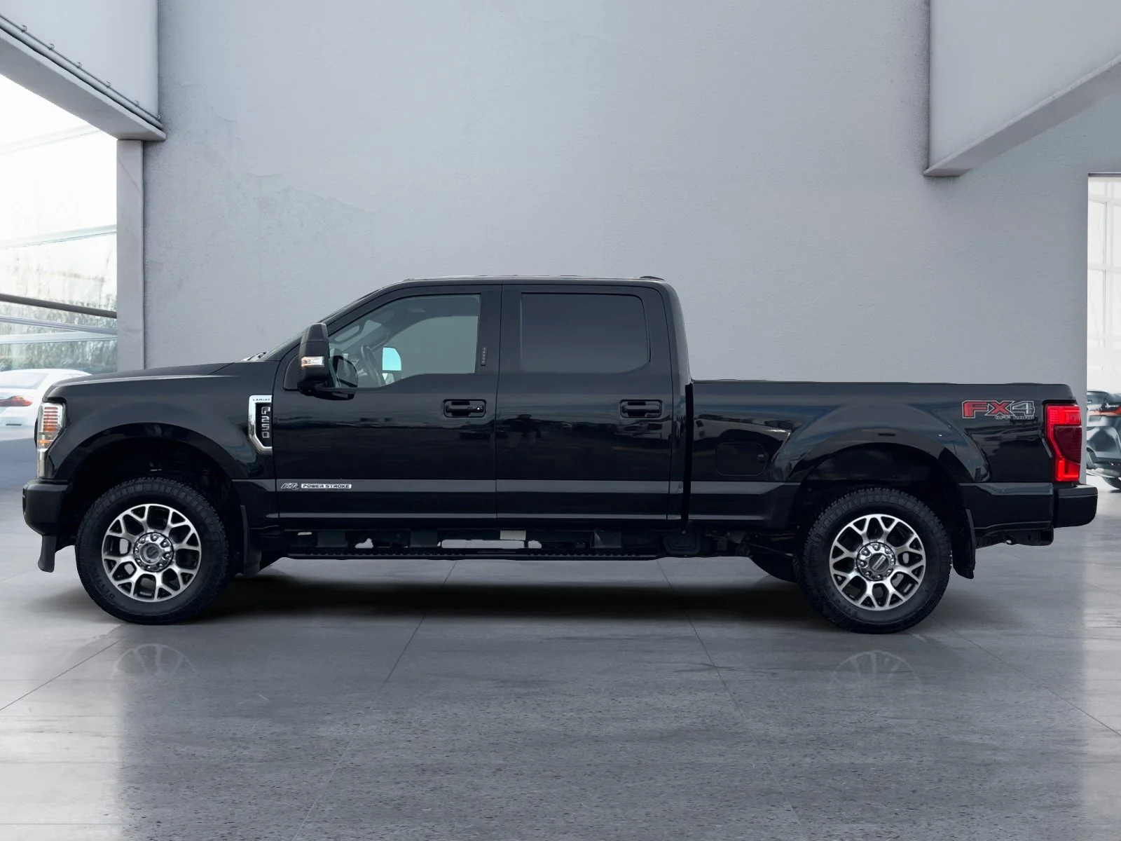 Used 2022 Agate Black Metallic Ford LARIAT image 2