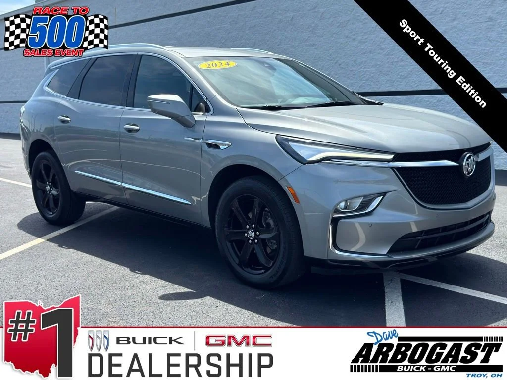 2024 Buick Enclave Essence's photo