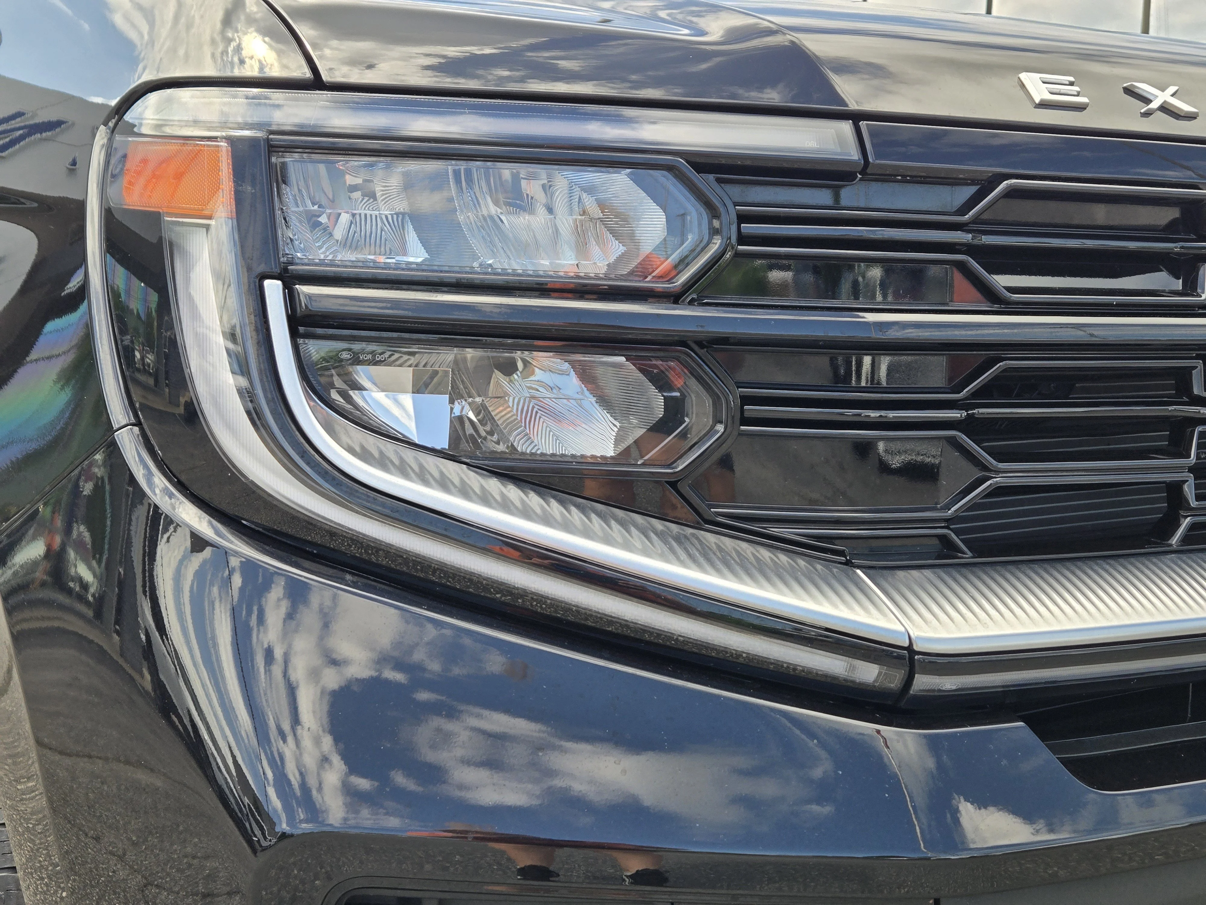 Used 2025 Black Ford Platinum image 4