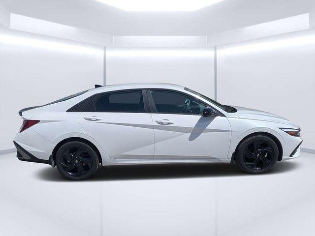 New 2026 White Hyundai SEL Sport image 2