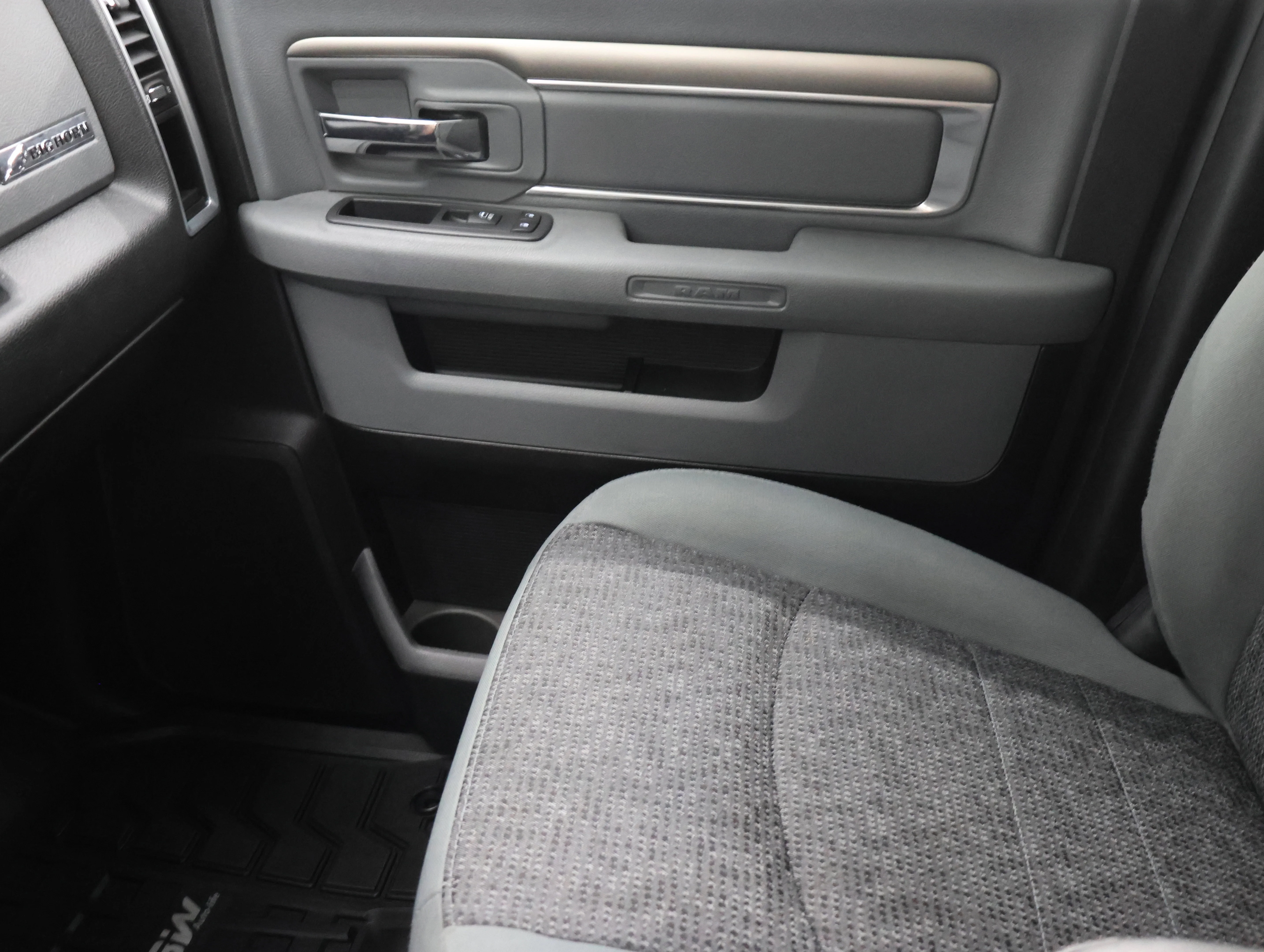 Used 2018 Bright White Clearcoat Ram Big Horn image 13