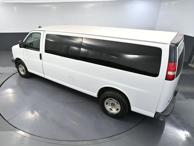 2017 Chevrolet Express Passenger LS - Photo 44