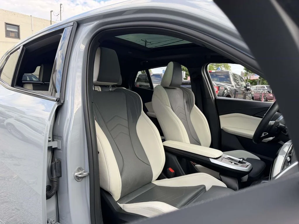 Used 2026 Gray BMW xDrive28i image 12