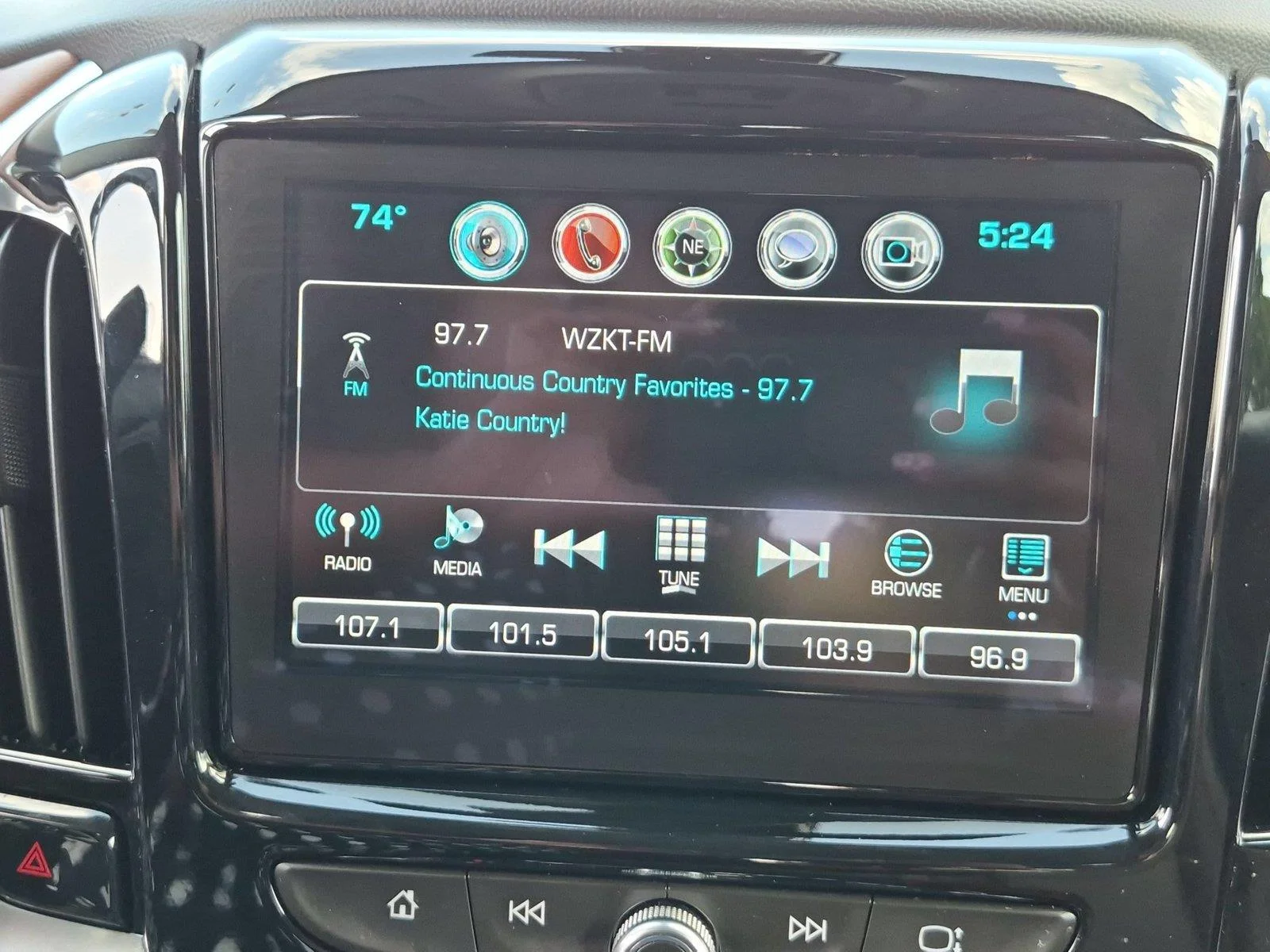 Used 2018 Mosaic Black Metallic Chevrolet High Country image 25