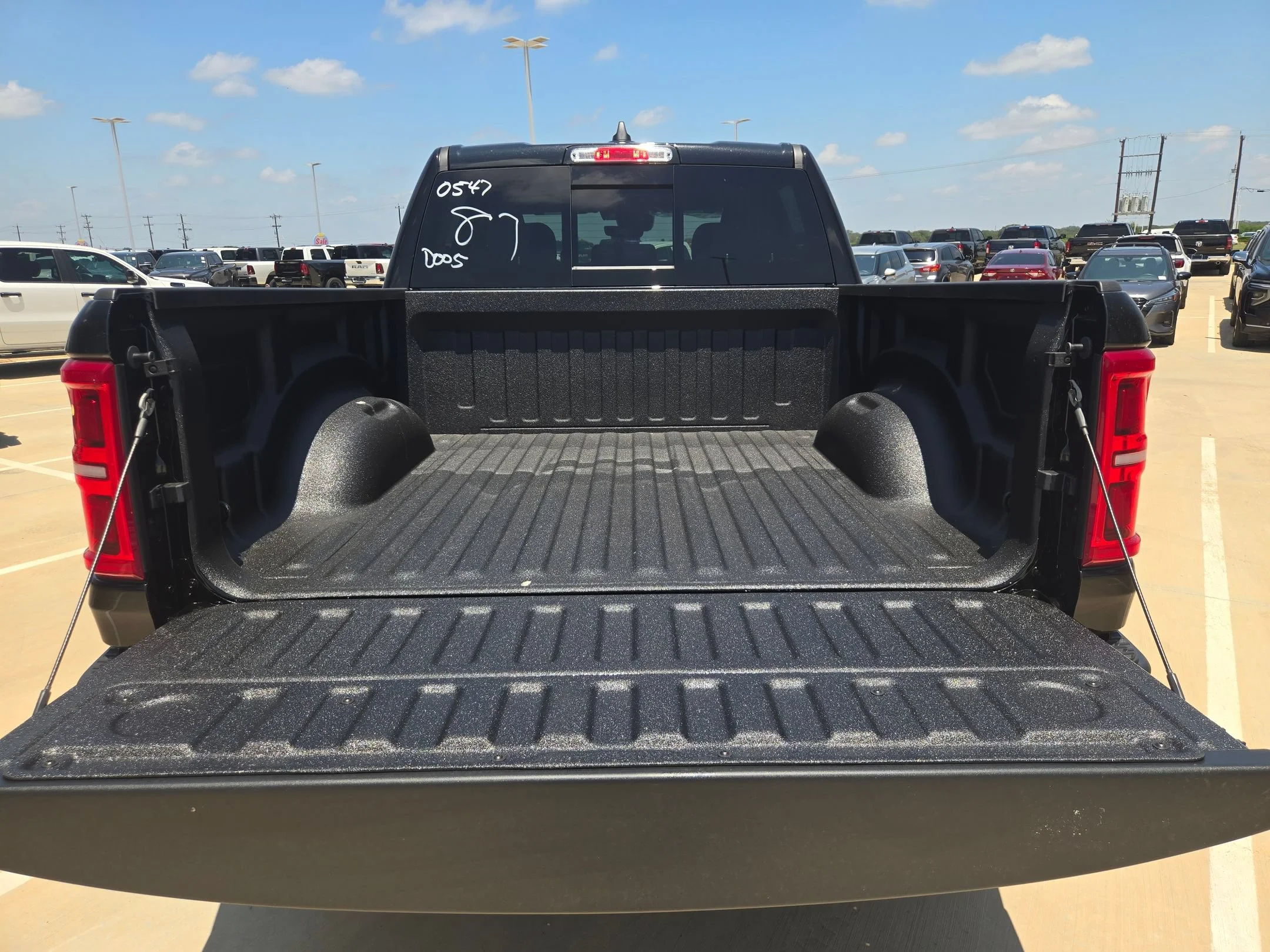 New 2026 Diamond Black Crystal Pearl-Coat Exterior Paint RAM RHO image 23