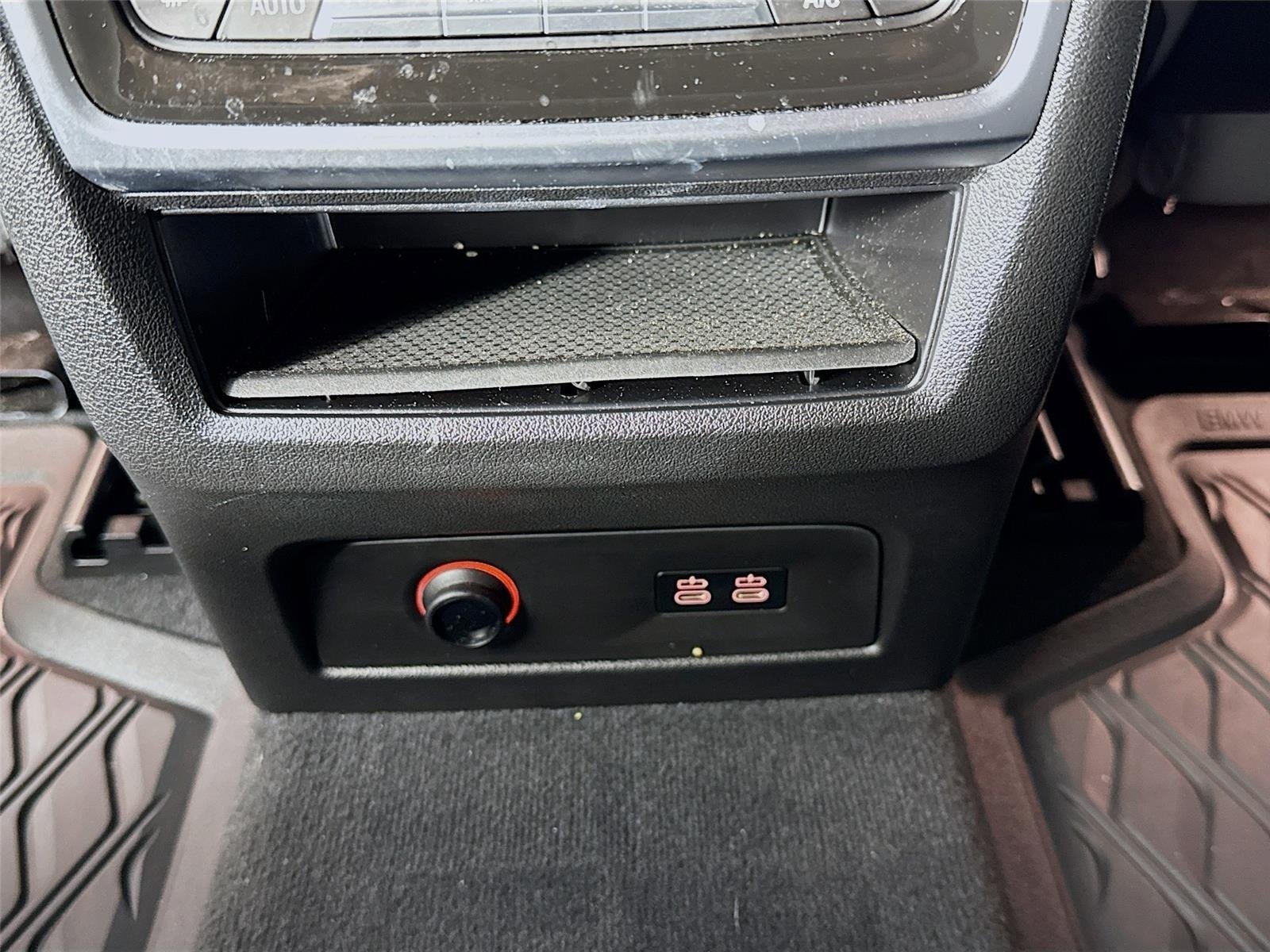 Used 2025 Black Sapphire Metallic BMW xDrive40i image 28