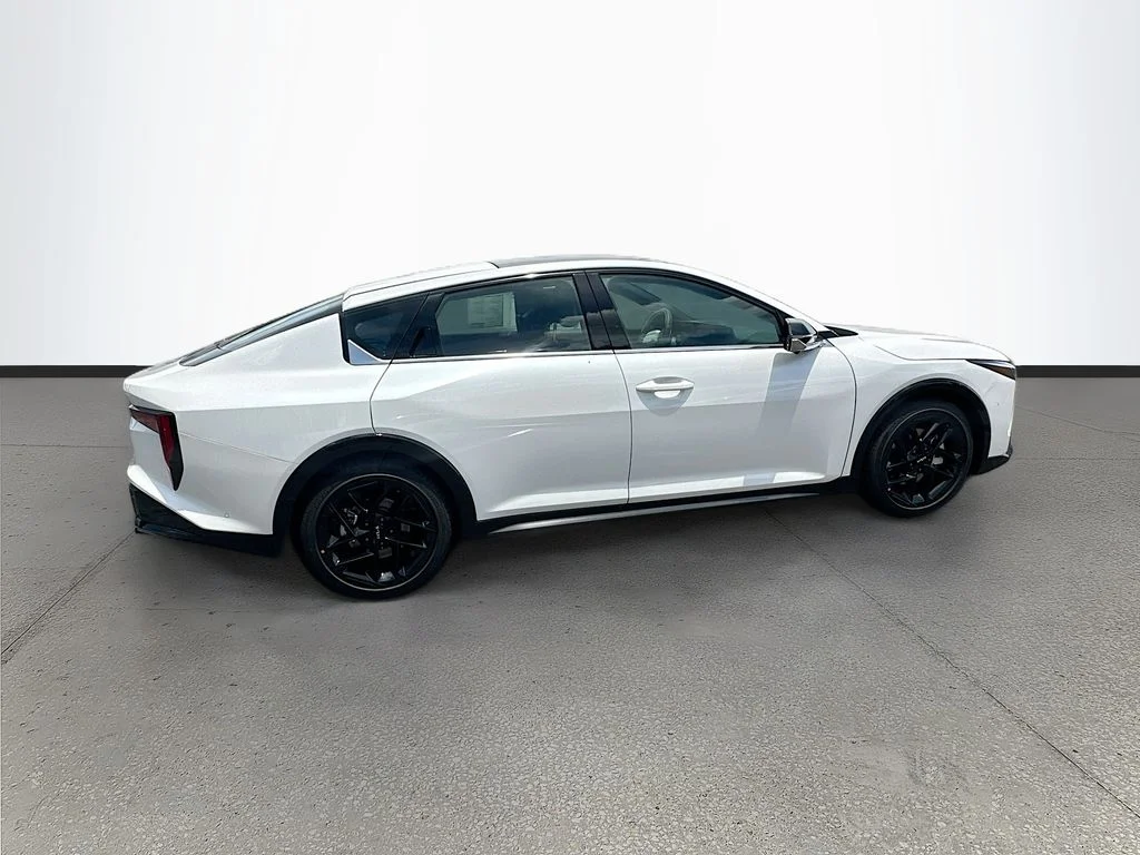 New 2026 Snow White Pearl Kia GT-Line Turbo image 8