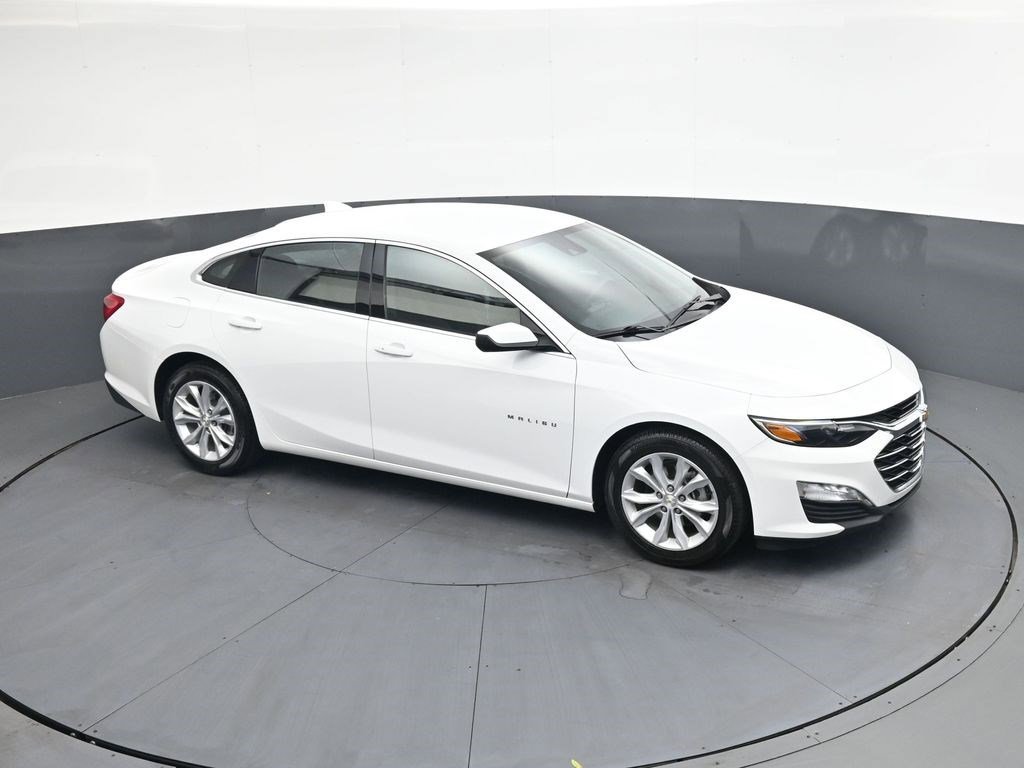 Used 2024 Summit White Chevrolet LT image 20