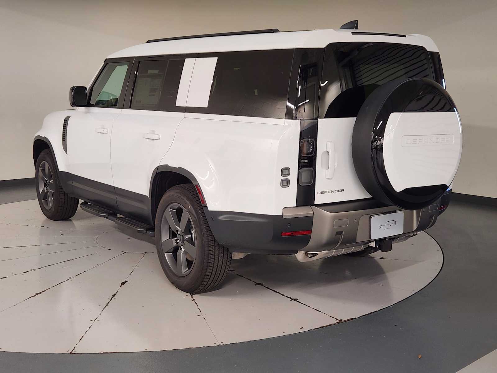 New 2026 Fuji White Land Rover S image 6