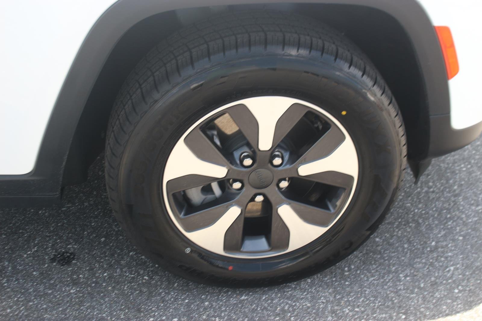 Used 2024 White Jeep 4x4 image 44