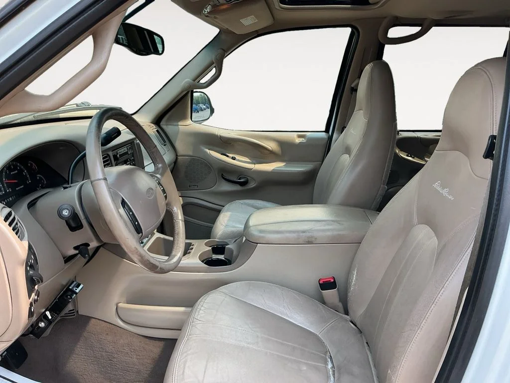 Used 2000 White Ford Eddie Bauer image 11