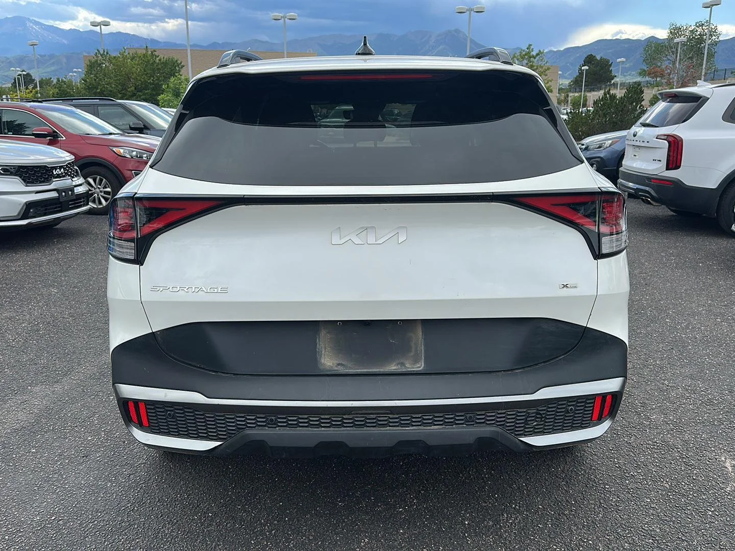 Used 2024 Snow White Pearl Kia X-Line image 6