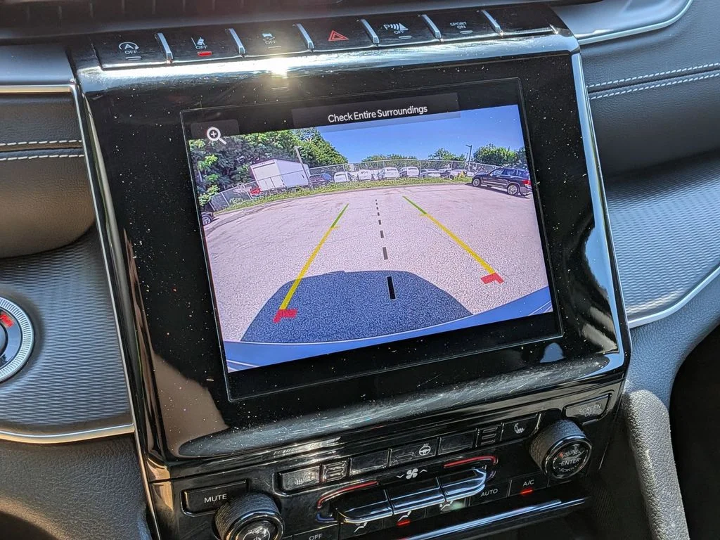 Used 2025 Silver Jeep Altitude X image 19