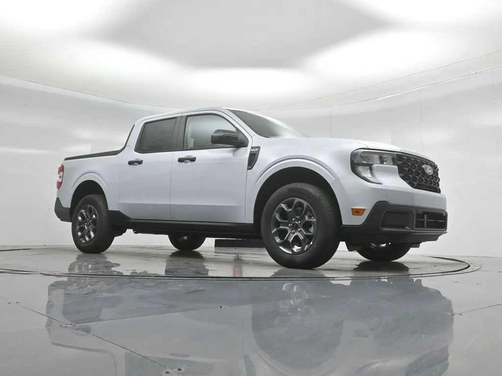 New 2026 White Ford XLT image 3