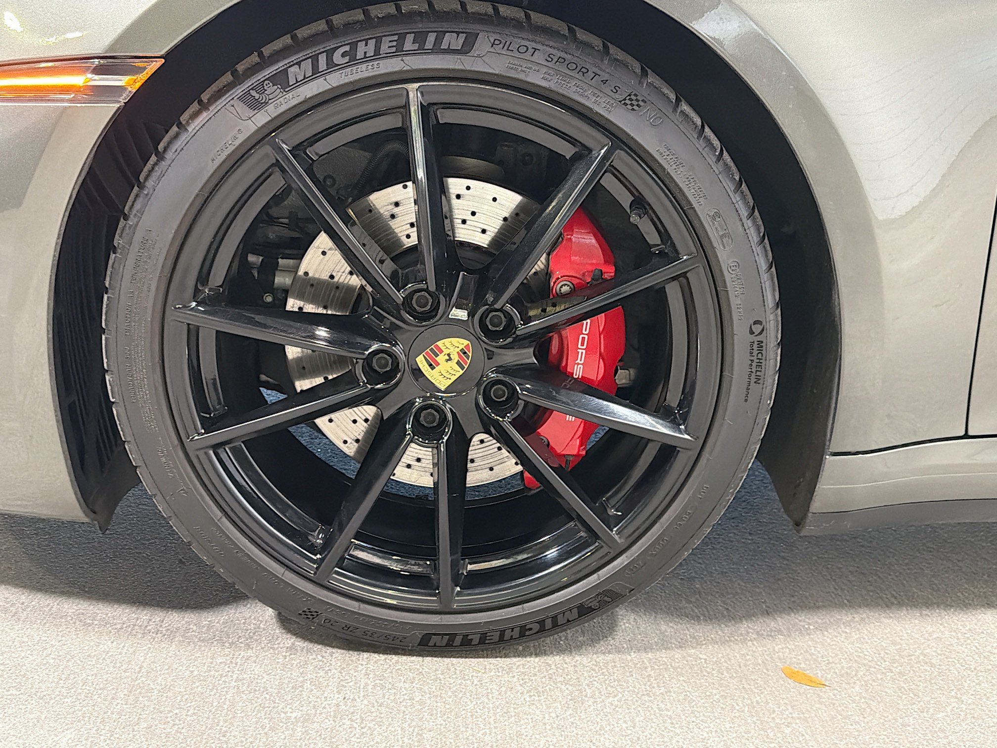 Certified Used 2020 Green Porsche Carrera 4S image 39