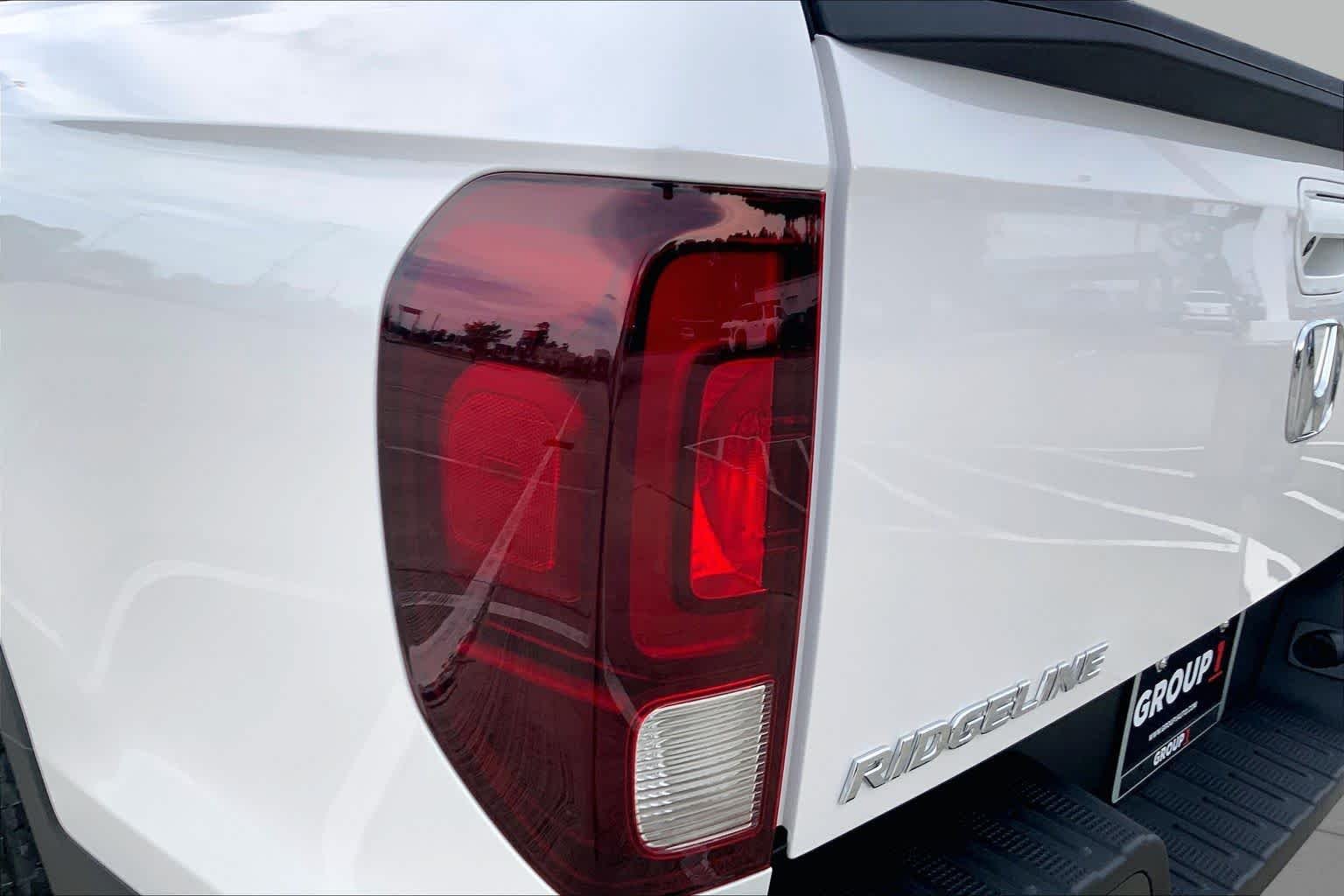 Used 2023 Platinum White Pearl Honda Black Edition image 28