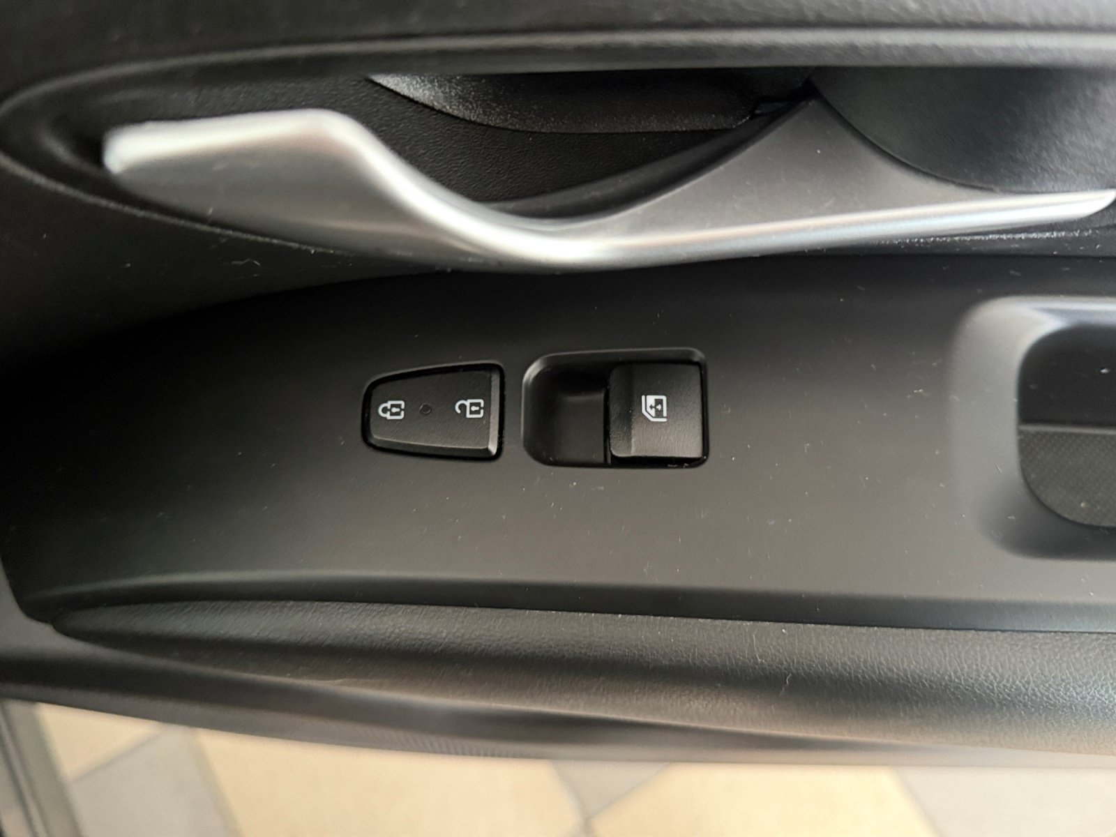 Used 2023 Portofino Gray Hyundai SEL image 34