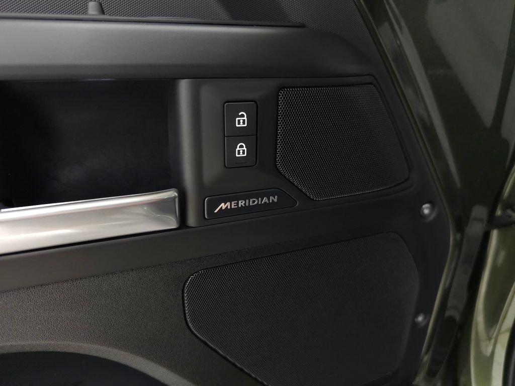 New 2026 Woolstone Green Land Rover S image 13