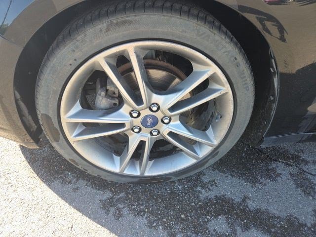 Used 2015 Black Ford Titanium image 23