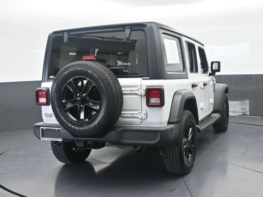 Used 2022 Bright White Clearcoat Jeep Unlimited Sport Altitude image 5