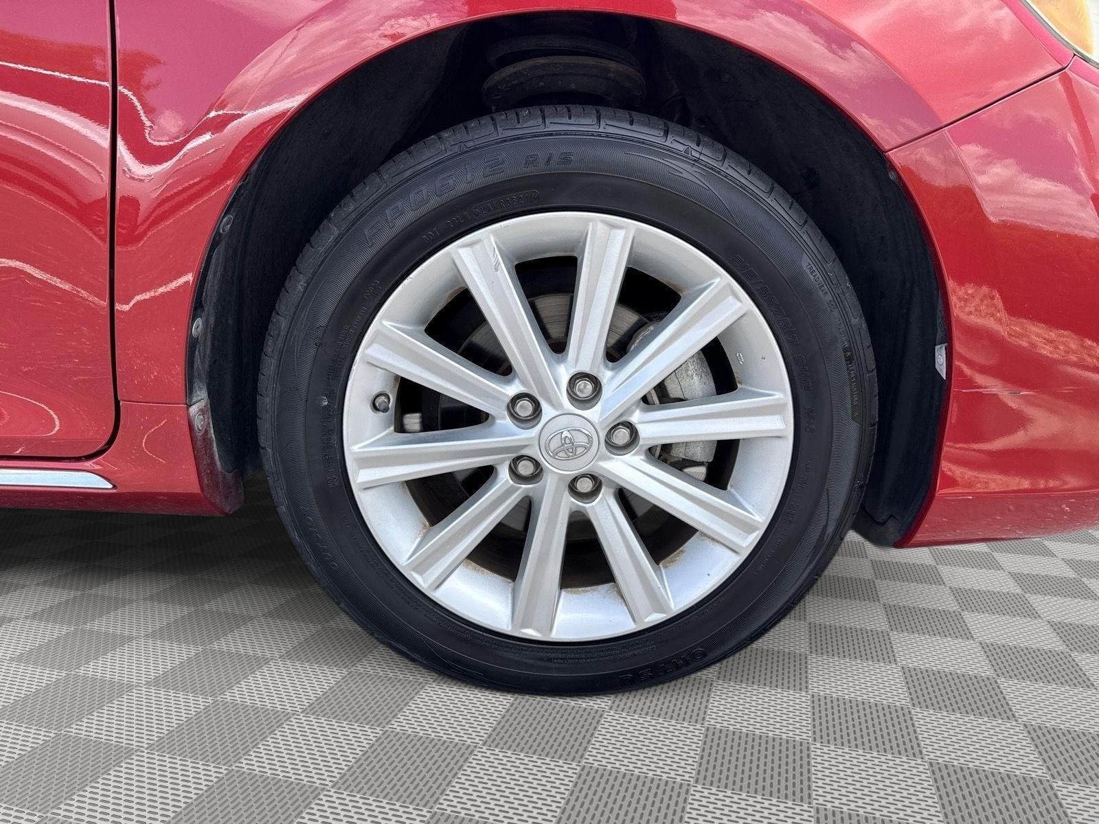 Used 2014 Barcelona Red Metallic Toyota XLE image 14