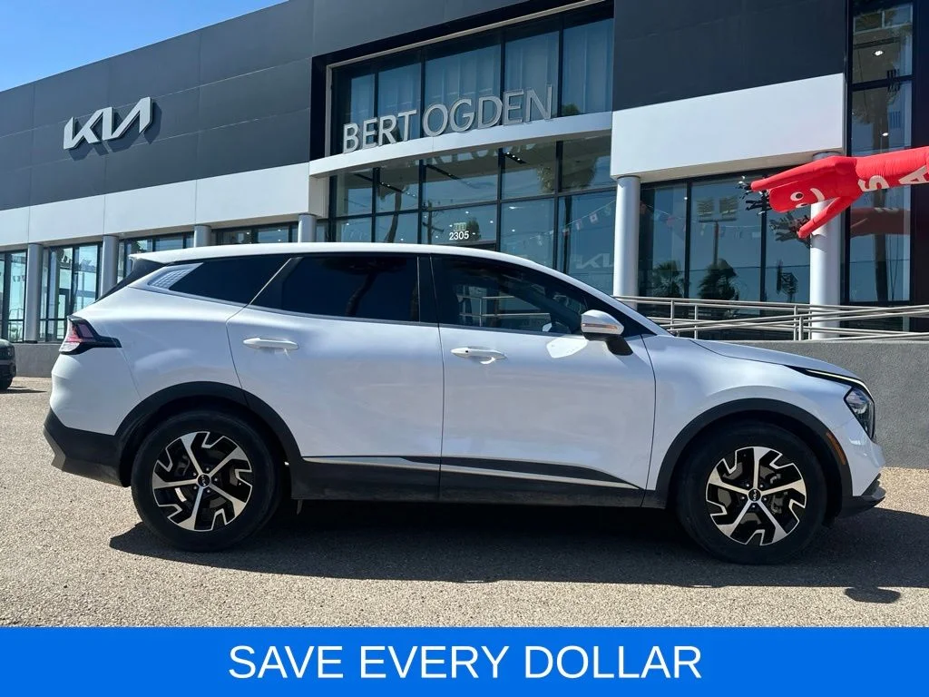 Used 2023 White Kia EX image 4