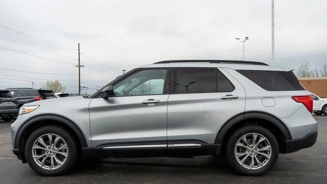 Used 2023 Silver Ford XLT image 9