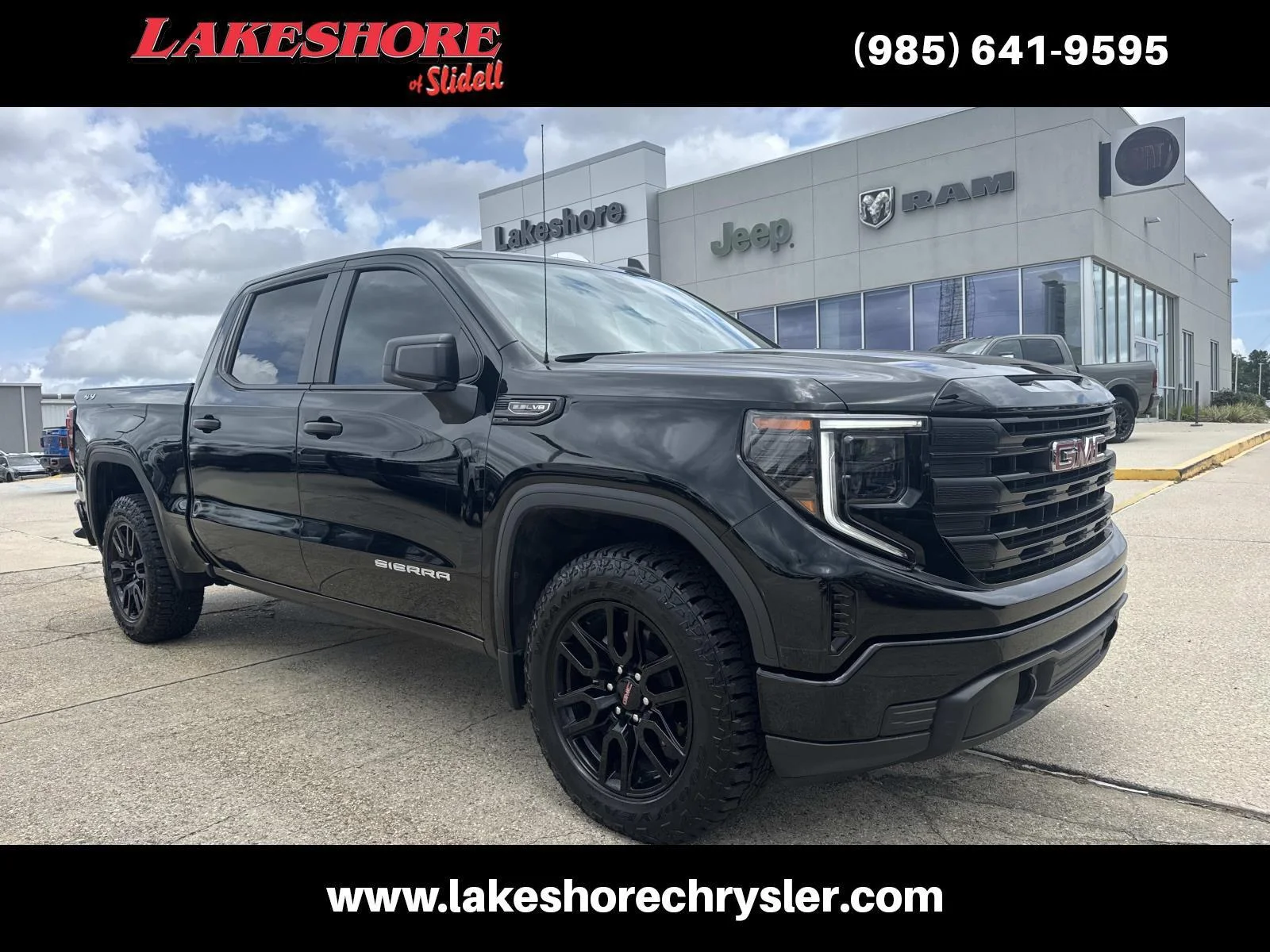 Used 2024 Onyx Black GMC 4WD Crew Cab 147 Pro image 1