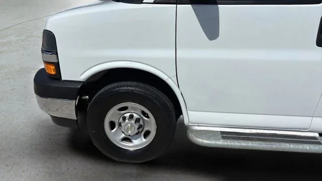 Used 2024 Summit White Chevrolet WT image 32