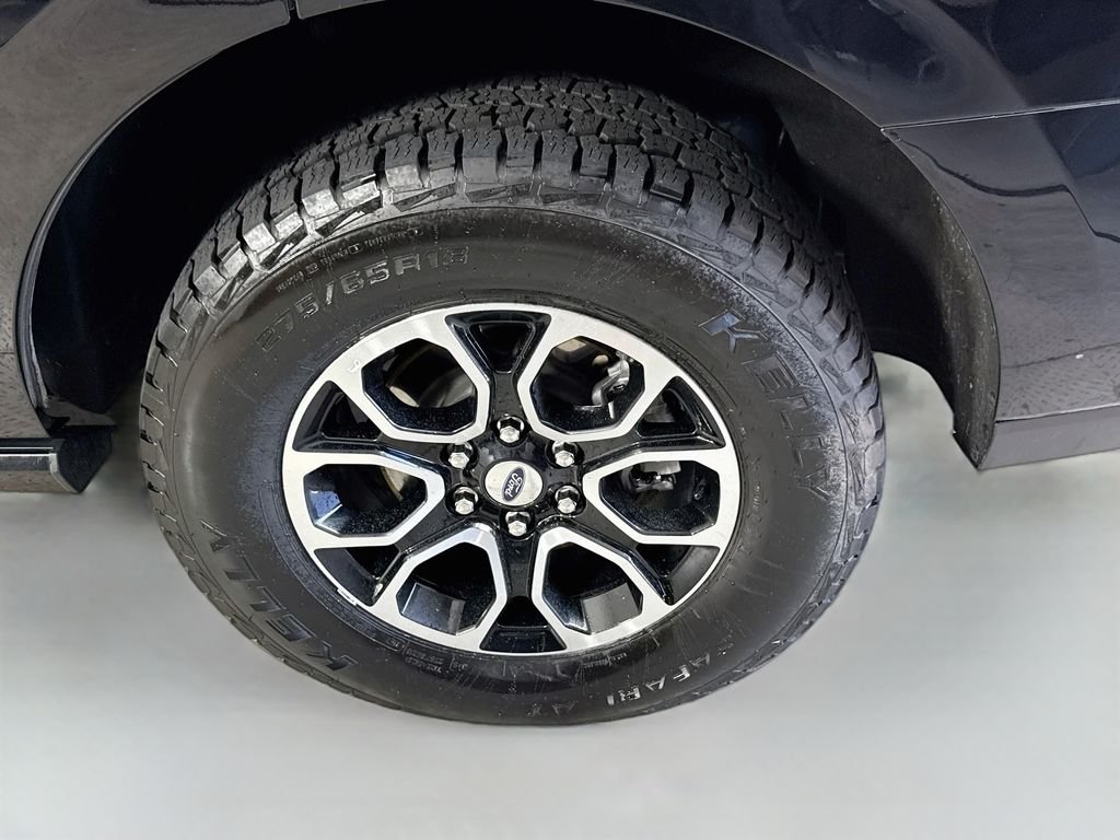 Used 2025 Agate Black Metallic Ford Platinum image 34