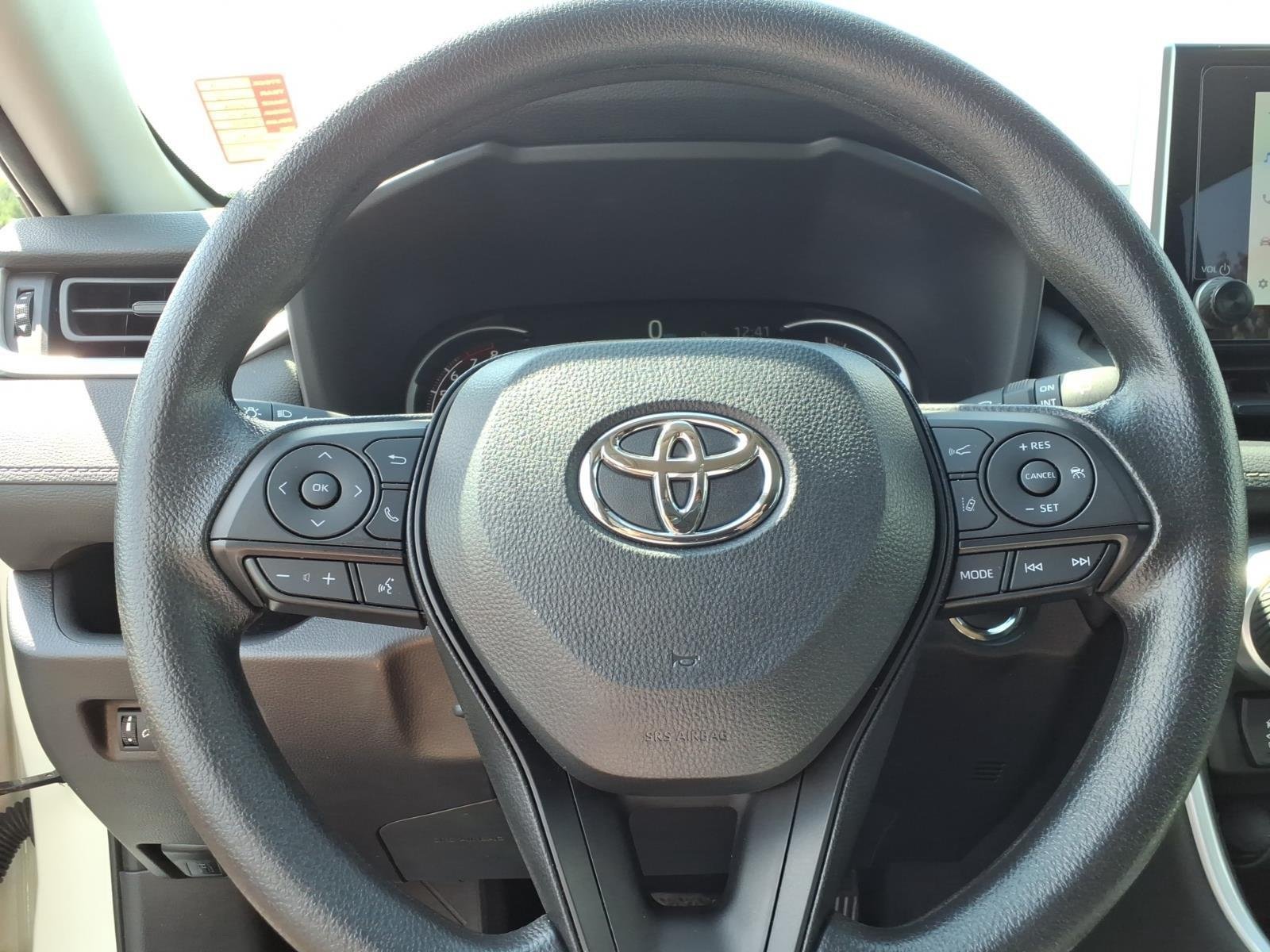 Used 2025 Ice Cap Toyota XLE image 25