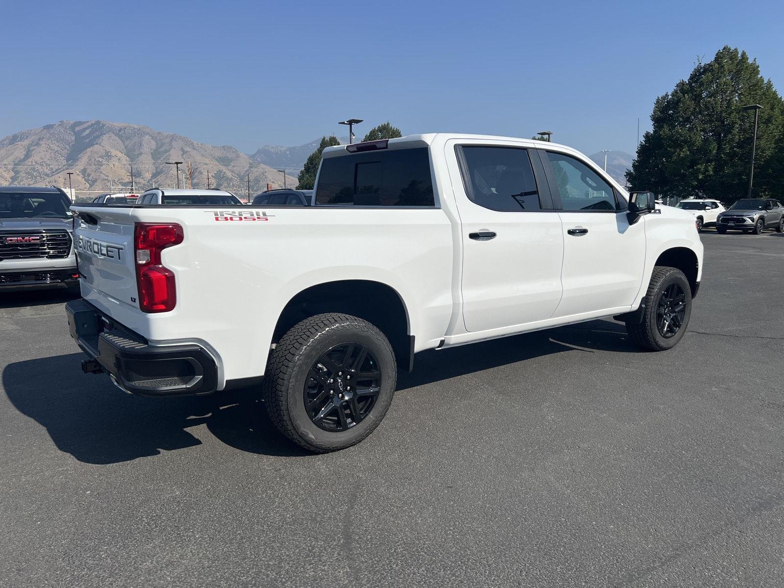 New 2026 Summit White Chevrolet LT Trail Boss image 5